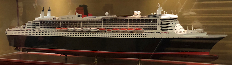 Model of the Queen Mary 2