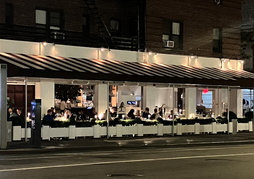 Cafeteria Chelsea at night