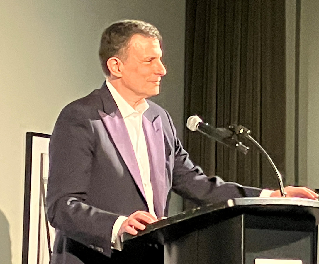 David Remnick addressing the Medal of Honor ceremony attendees at the National Arts Club